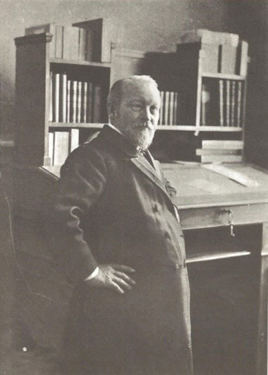 bernard suphan diretor do arquivo goeth schiller em seu escritorio 1909